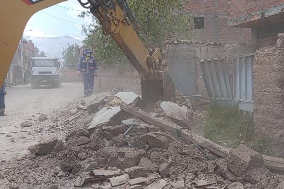 MDCH EJECUTA DEMOLICIÓN PARA ALINEAMIENTO DE VÍA