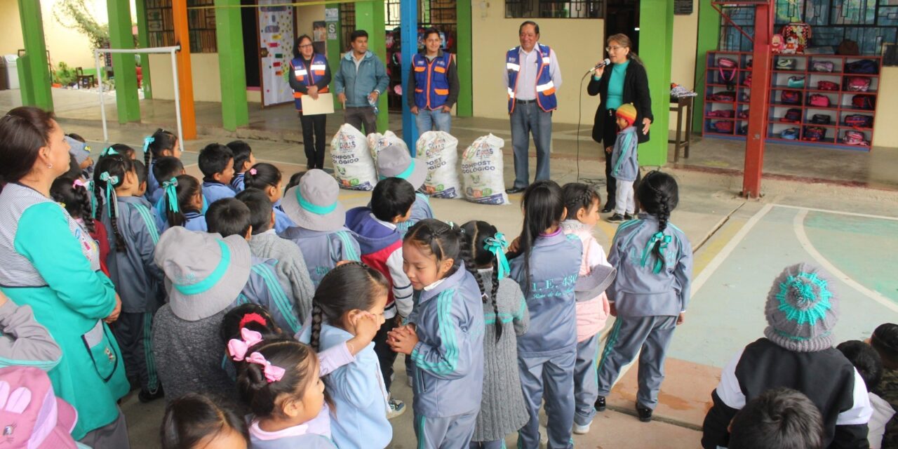 MÁS DE MEDIA TONELADA DE COMPOST PARA JARDÍN DE NIÑOS EN CHILCA