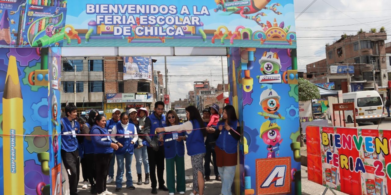 CHILCA INAUGURA FERIA ESCOLAR 2026 CON ENTREGA DE KITS PARA NIÑOS